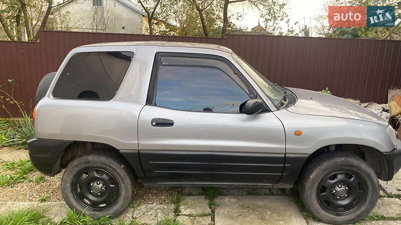 Позашляховик / Кросовер Toyota RAV4 1996 в Львові