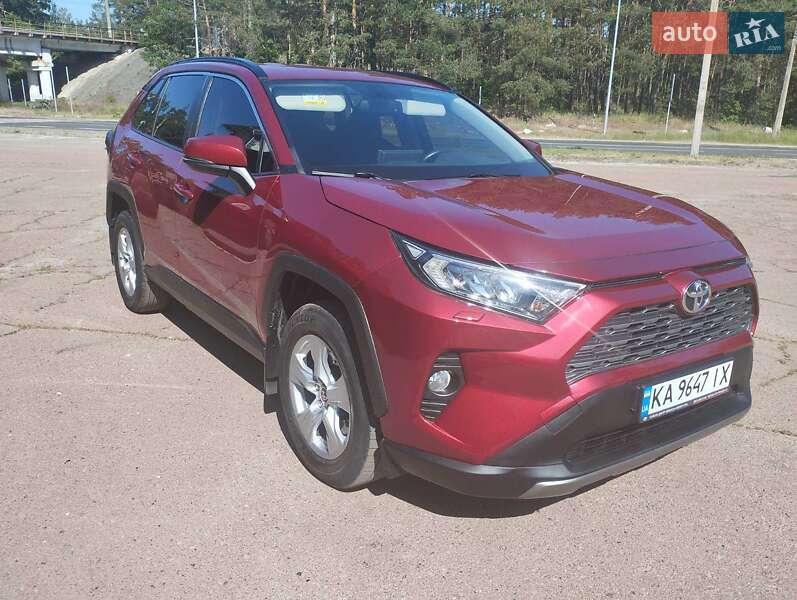 Позашляховик / Кросовер Toyota RAV4 2019 в Черкасах