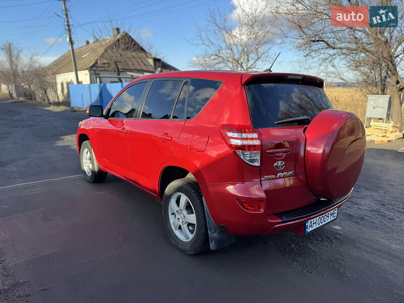 Внедорожник / Кроссовер Toyota RAV4 2011 в Каменском