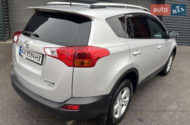 Позашляховик / Кросовер Toyota RAV4 2013 в Харкові