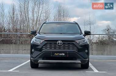 Внедорожник / Кроссовер Toyota RAV4 2019 в Киеве