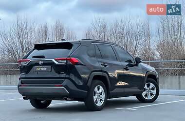 Внедорожник / Кроссовер Toyota RAV4 2019 в Киеве