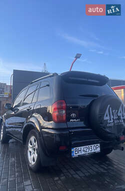Внедорожник / Кроссовер Toyota RAV4 2003 в 