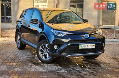 Внедорожник / Кроссовер Toyota RAV4 2017 в Черкассах