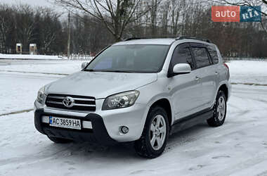 Позашляховик / Кросовер Toyota RAV4 2007 в Рівному