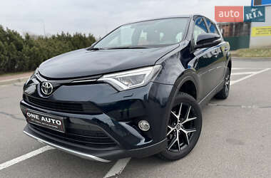 Внедорожник / Кроссовер Toyota RAV4 2017 в Киеве