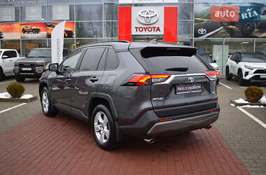 Позашляховик / Кросовер Toyota RAV4 2020 в Житомирі