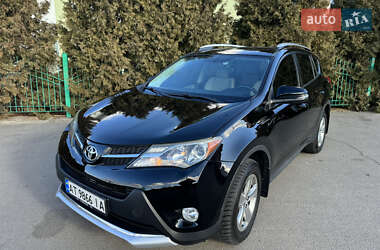 Позашляховик / Кросовер Toyota RAV4 2015 в Софіївській Борщагівці