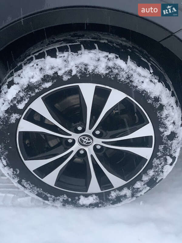 Позашляховик / Кросовер Toyota RAV4 2014 в Львові