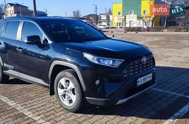 Позашляховик / Кросовер Toyota RAV4 2019 в Києві