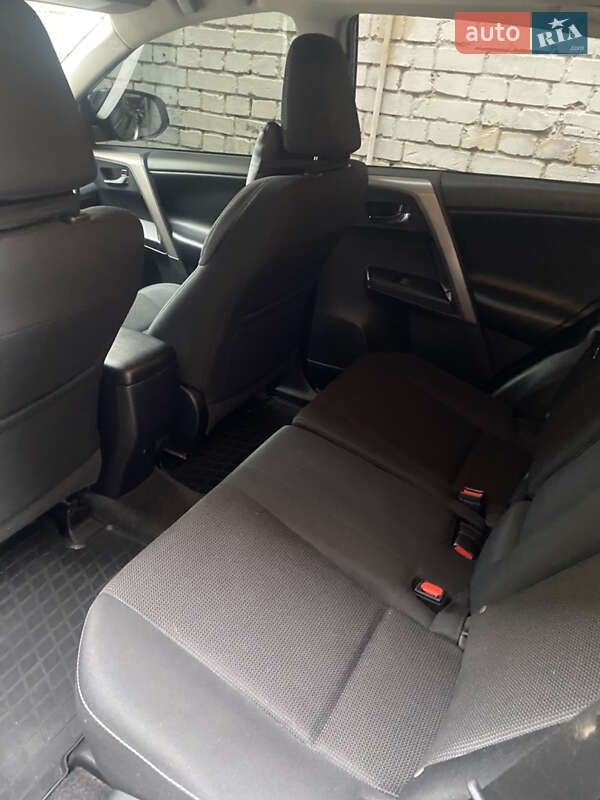Внедорожник / Кроссовер Toyota RAV4 2018 в Киеве