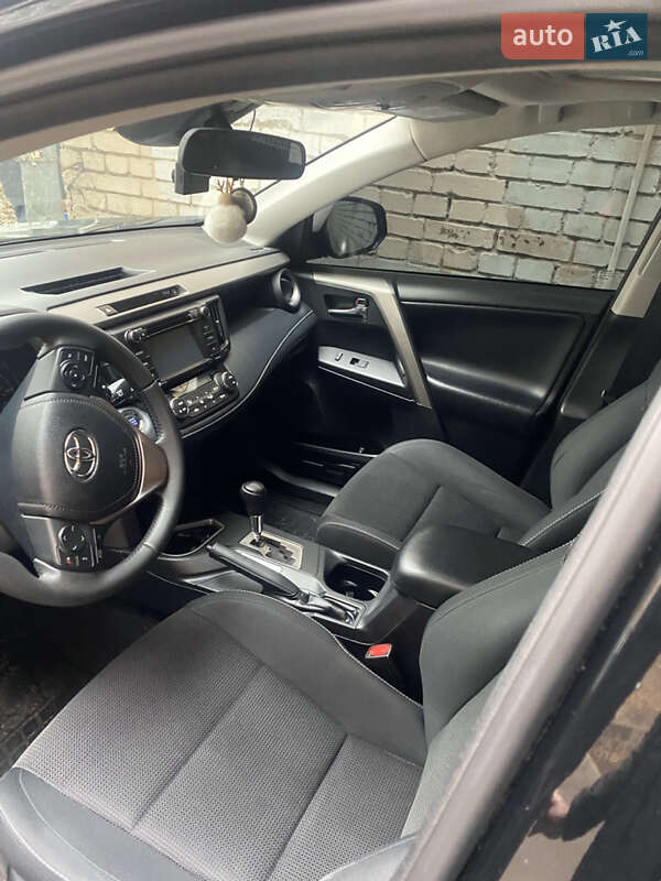 Внедорожник / Кроссовер Toyota RAV4 2018 в Киеве