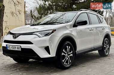 Позашляховик / Кросовер Toyota RAV4 2016 в Дніпрі