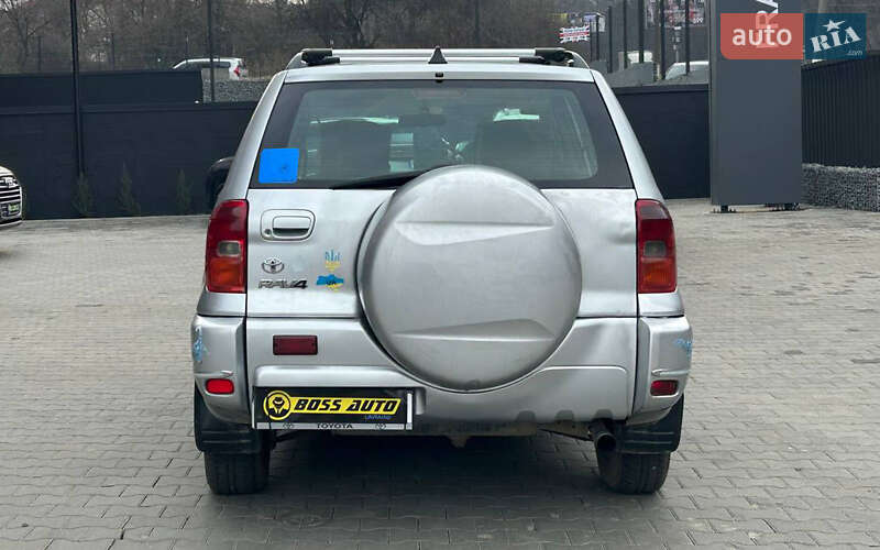 Внедорожник / Кроссовер Toyota RAV4 2002 в Черновцах