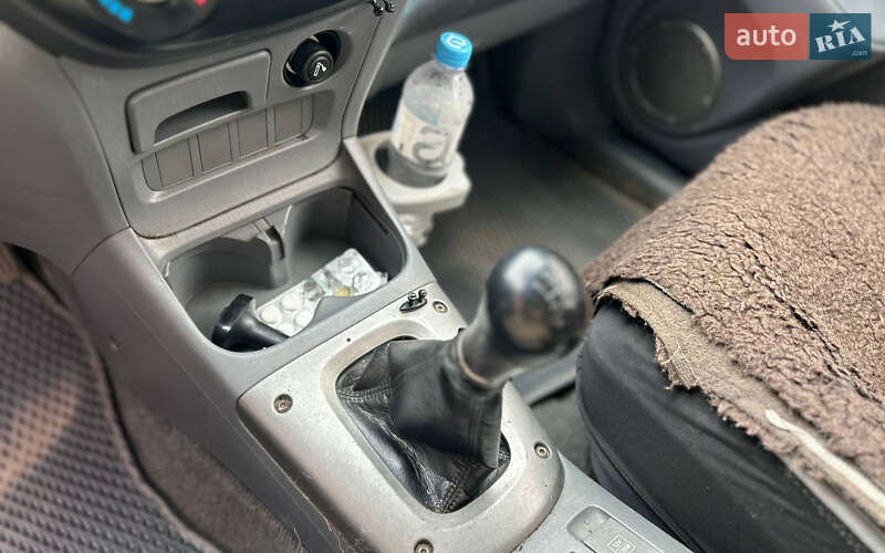 Внедорожник / Кроссовер Toyota RAV4 2002 в Черновцах