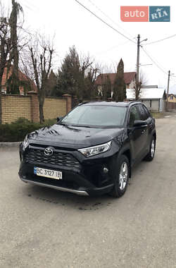 Позашляховик / Кросовер Toyota RAV4 2019 в Львові