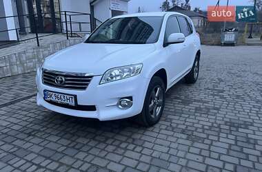 Позашляховик / Кросовер Toyota RAV4 2012 в Рівному