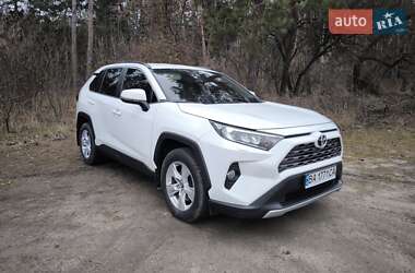 Позашляховик / Кросовер Toyota RAV4 2019 в Черкасах