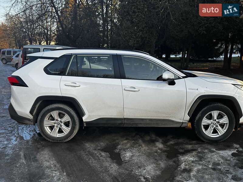 Внедорожник / Кроссовер Toyota RAV4 2021 в Львове