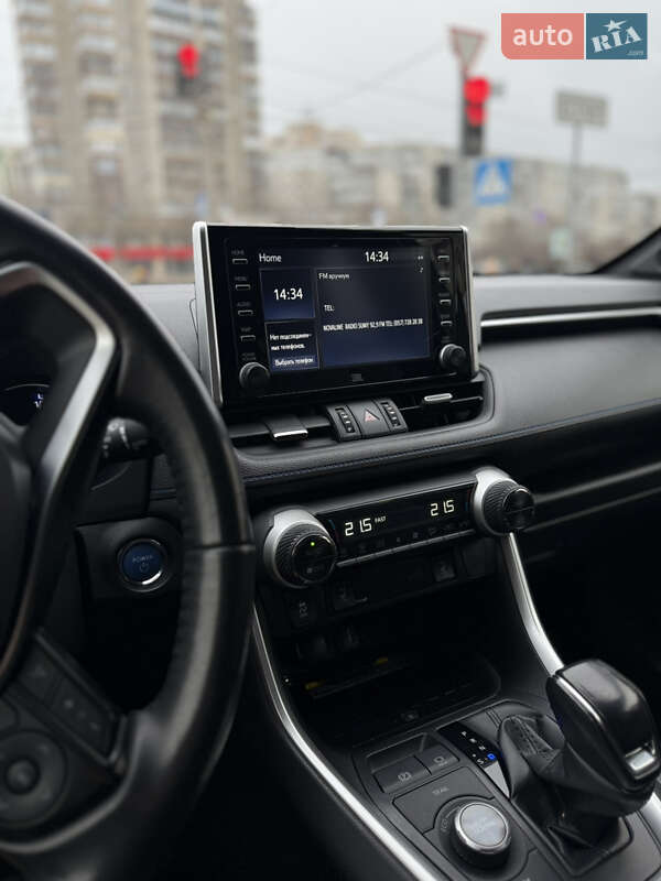Позашляховик / Кросовер Toyota RAV4 2020 в Сумах