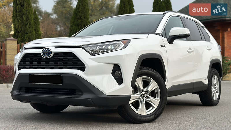 Позашляховик / Кросовер Toyota RAV4 2021 в Дніпрі