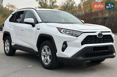 Позашляховик / Кросовер Toyota RAV4 2021 в Дніпрі