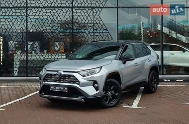 Позашляховик / Кросовер Toyota RAV4 2021 в Києві