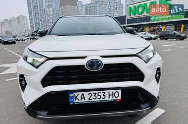 Внедорожник / Кроссовер Toyota RAV4 2022 в Киеве