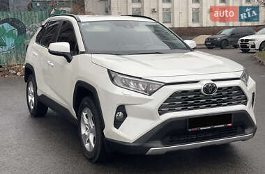 Позашляховик / Кросовер Toyota RAV4 2020 в Києві