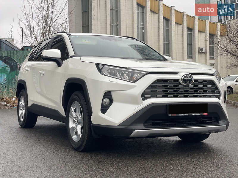 Позашляховик / Кросовер Toyota RAV4 2020 в Києві