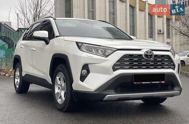 Позашляховик / Кросовер Toyota RAV4 2020 в Києві