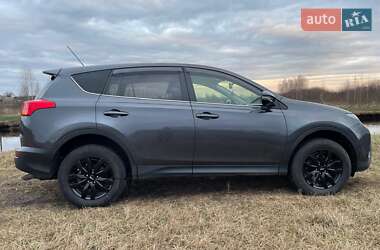 Внедорожник / Кроссовер Toyota RAV4 2012 в 