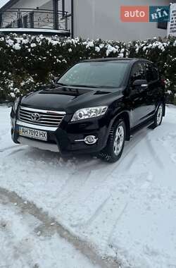 Внедорожник / Кроссовер Toyota RAV4 2012 в Судовой Вишне