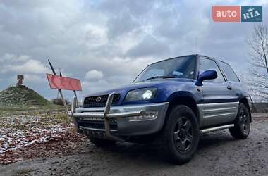 Внедорожник / Кроссовер Toyota RAV4 1998 в Харькове