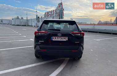 Позашляховик / Кросовер Toyota RAV4 2020 в Києві