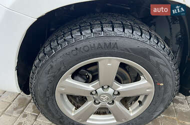 Внедорожник / Кроссовер Toyota RAV4 2012 в 