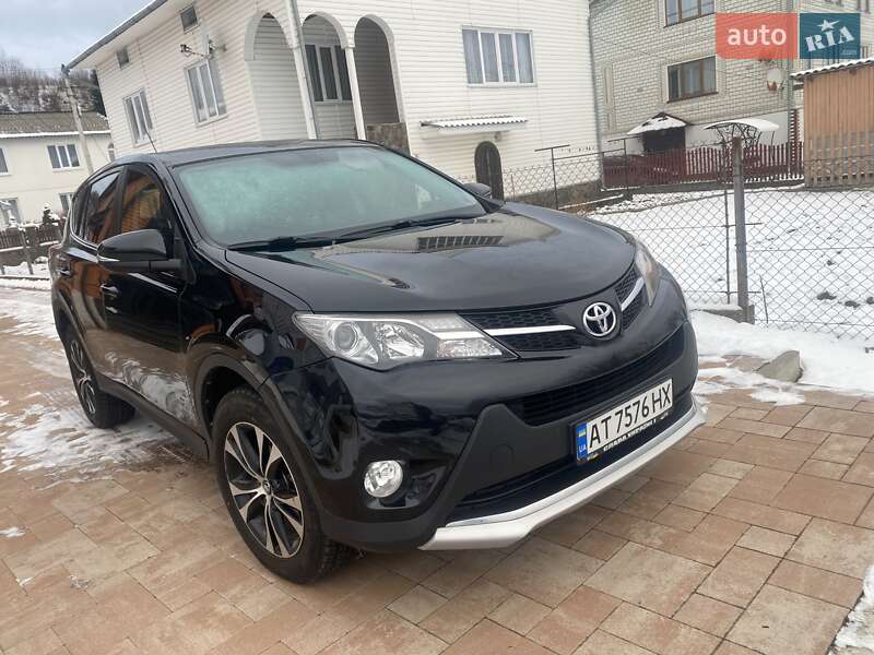 Внедорожник / Кроссовер Toyota RAV4 2015 в Ивано-Франковске