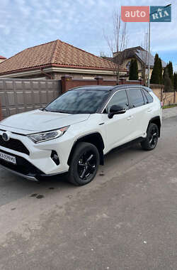 Позашляховик / Кросовер Toyota RAV4 2021 в Києві