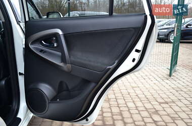 Внедорожник / Кроссовер Toyota RAV4 2011 в 