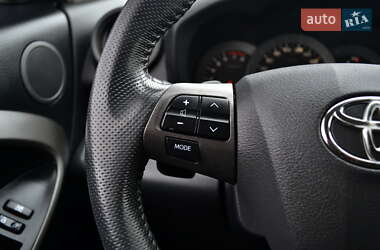 Внедорожник / Кроссовер Toyota RAV4 2011 в 