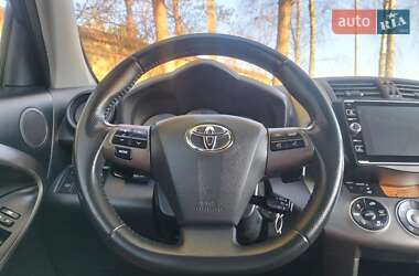 Внедорожник / Кроссовер Toyota RAV4 2012 в Ровно