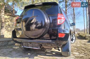 Внедорожник / Кроссовер Toyota RAV4 2012 в Ровно