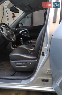 Внедорожник / Кроссовер Toyota RAV4 2006 в 