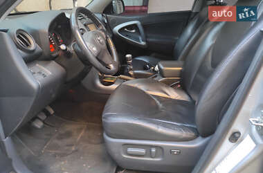 Внедорожник / Кроссовер Toyota RAV4 2006 в 