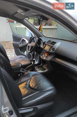 Внедорожник / Кроссовер Toyota RAV4 2006 в 