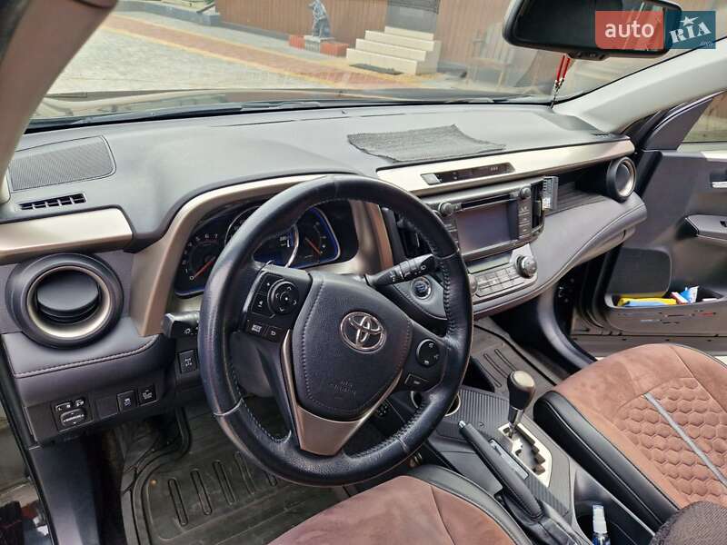 Внедорожник / Кроссовер Toyota RAV4 2013 в Первомайске