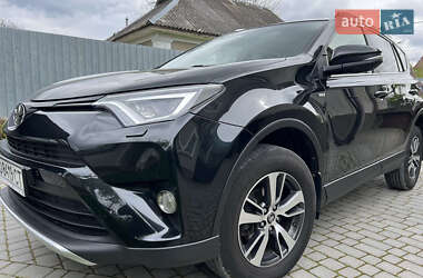 Внедорожник / Кроссовер Toyota RAV4 2016 в Городке