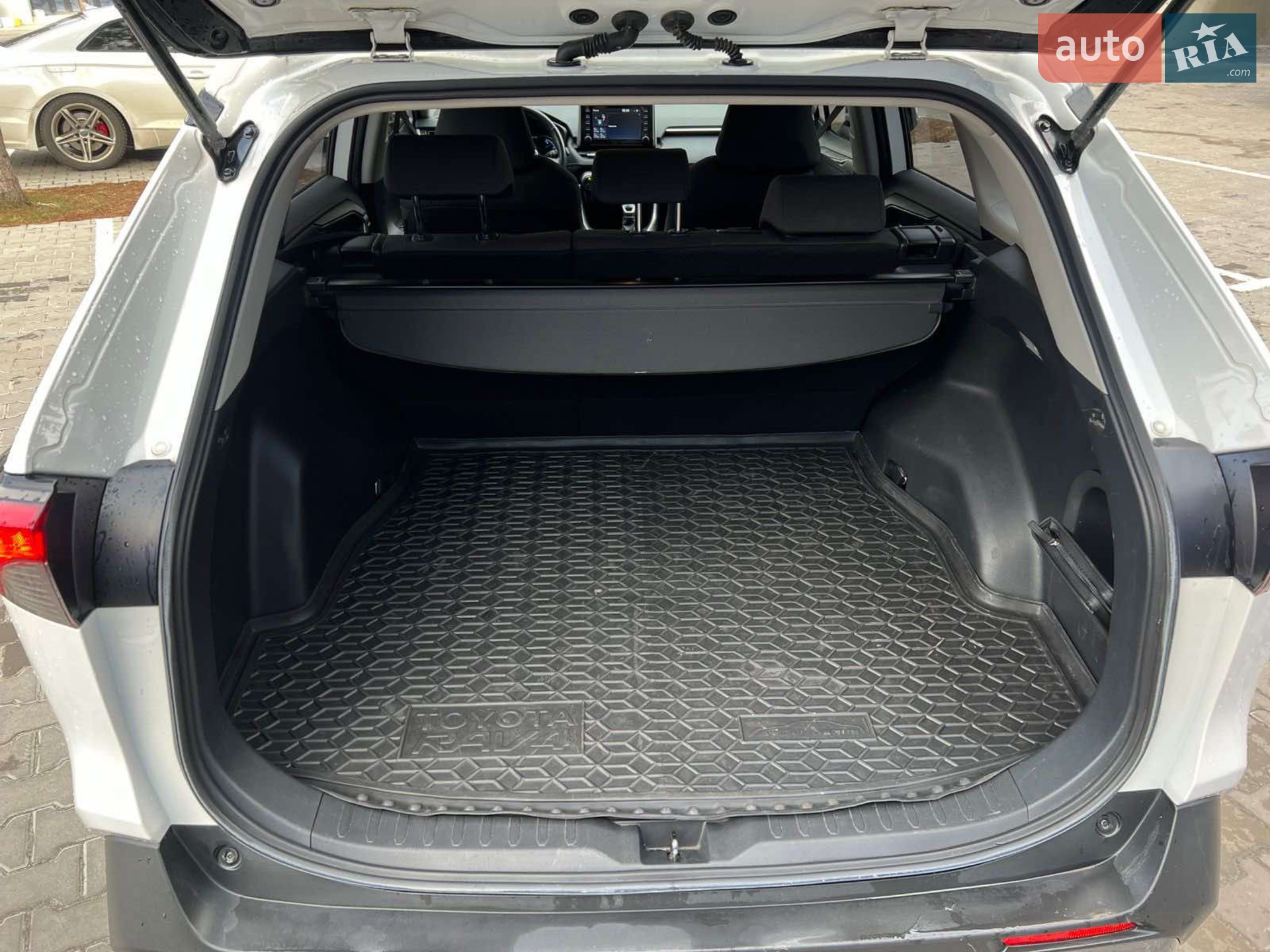 2020 Toyota RAV 4 - мініатюра 16