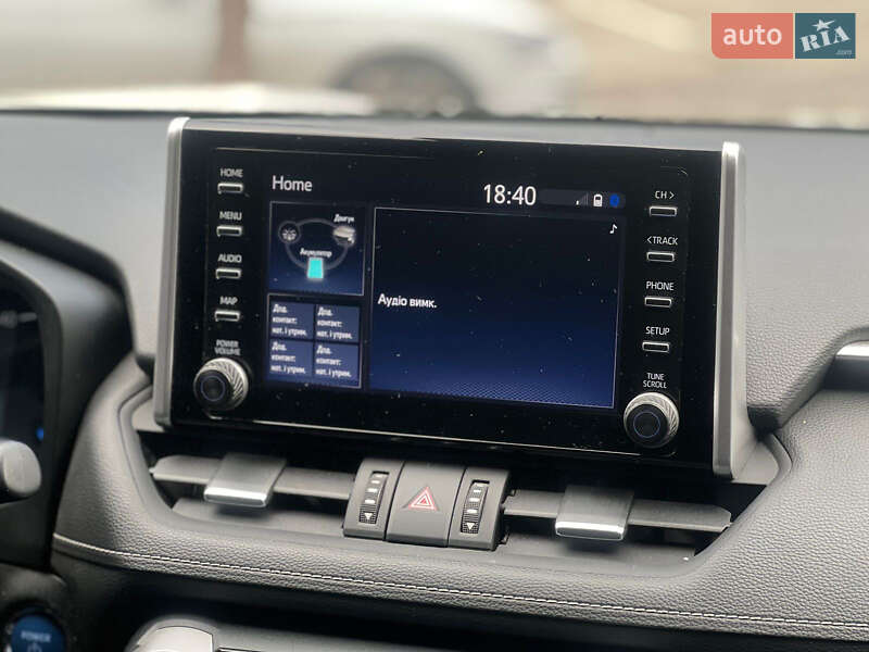 Позашляховик / Кросовер Toyota RAV4 2020 в Рокитному