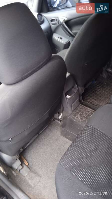 Внедорожник / Кроссовер Toyota RAV4 2001 в Харькове